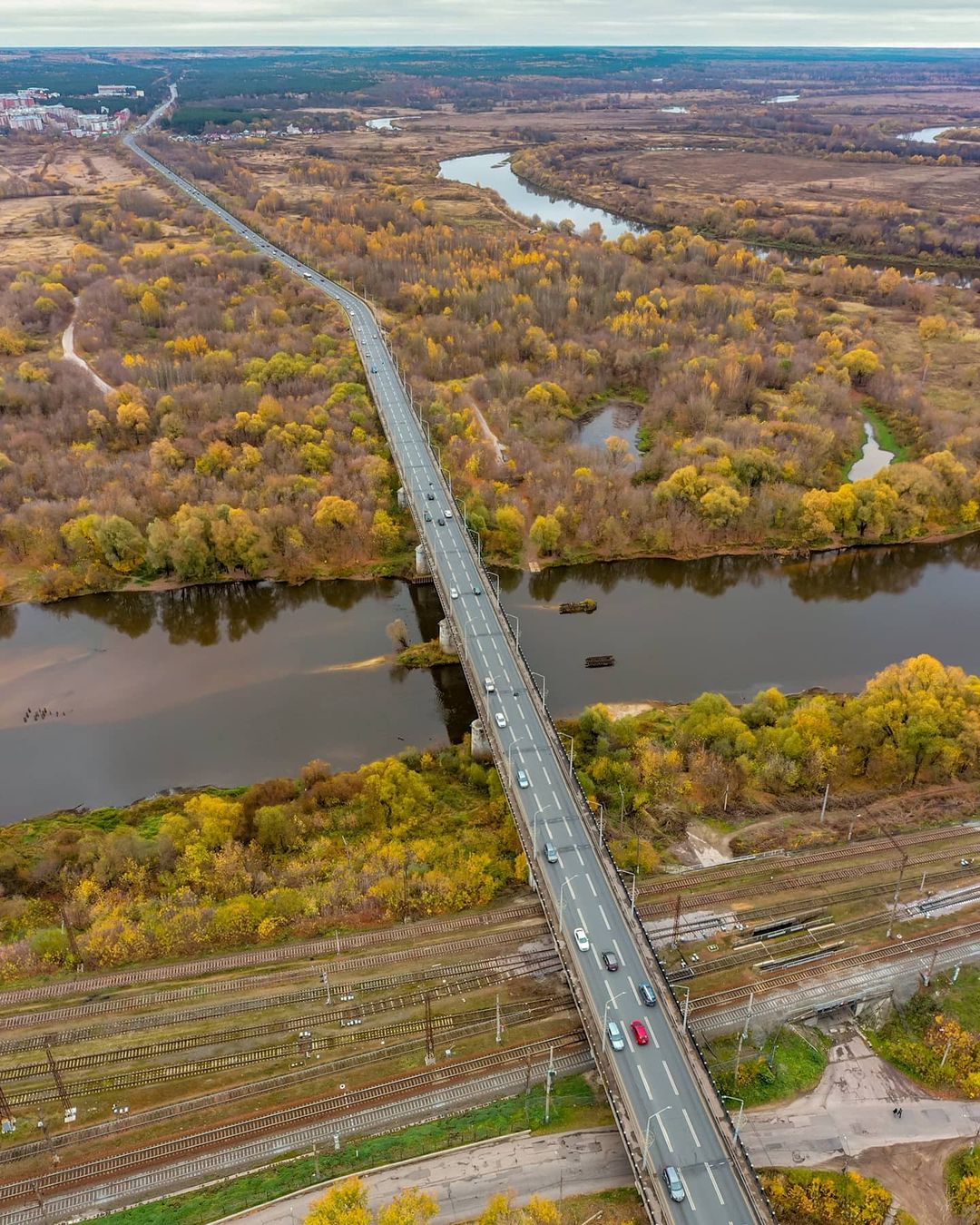 Заброшенные храмы, невероятной красоты здания и города. Знакомимся с Владимирской областью, какой ее видят известные тревел-блогеры.