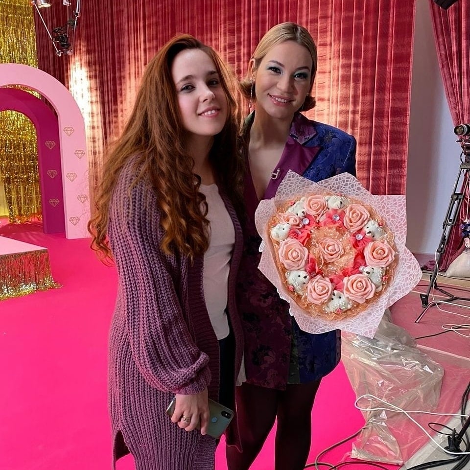 И все-таки «Дом-2» не закончился! Владимирские актрисы-близняшки Ксения и Евгений Каратыгины получили приглашение на съемки в шоу сразу после слухов о закрытии проекта.