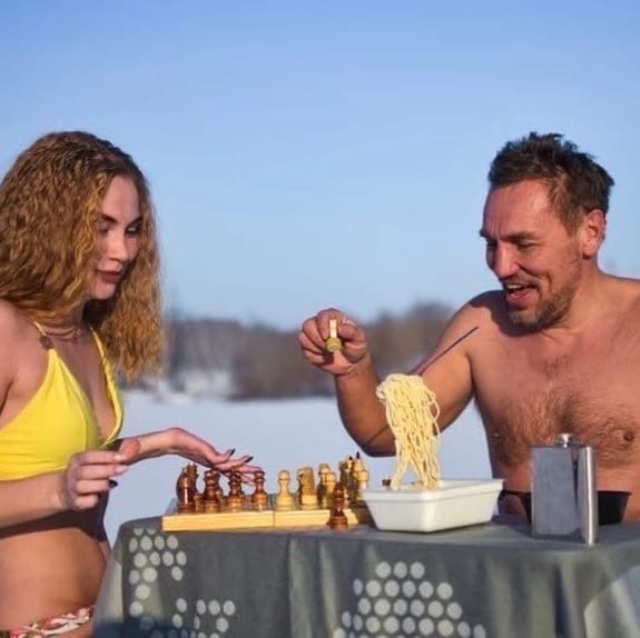 Мороз не повод, чтобы отложить фотосессию! Владимирцы разделись на холоде, чтобы сделать крутые снимки.