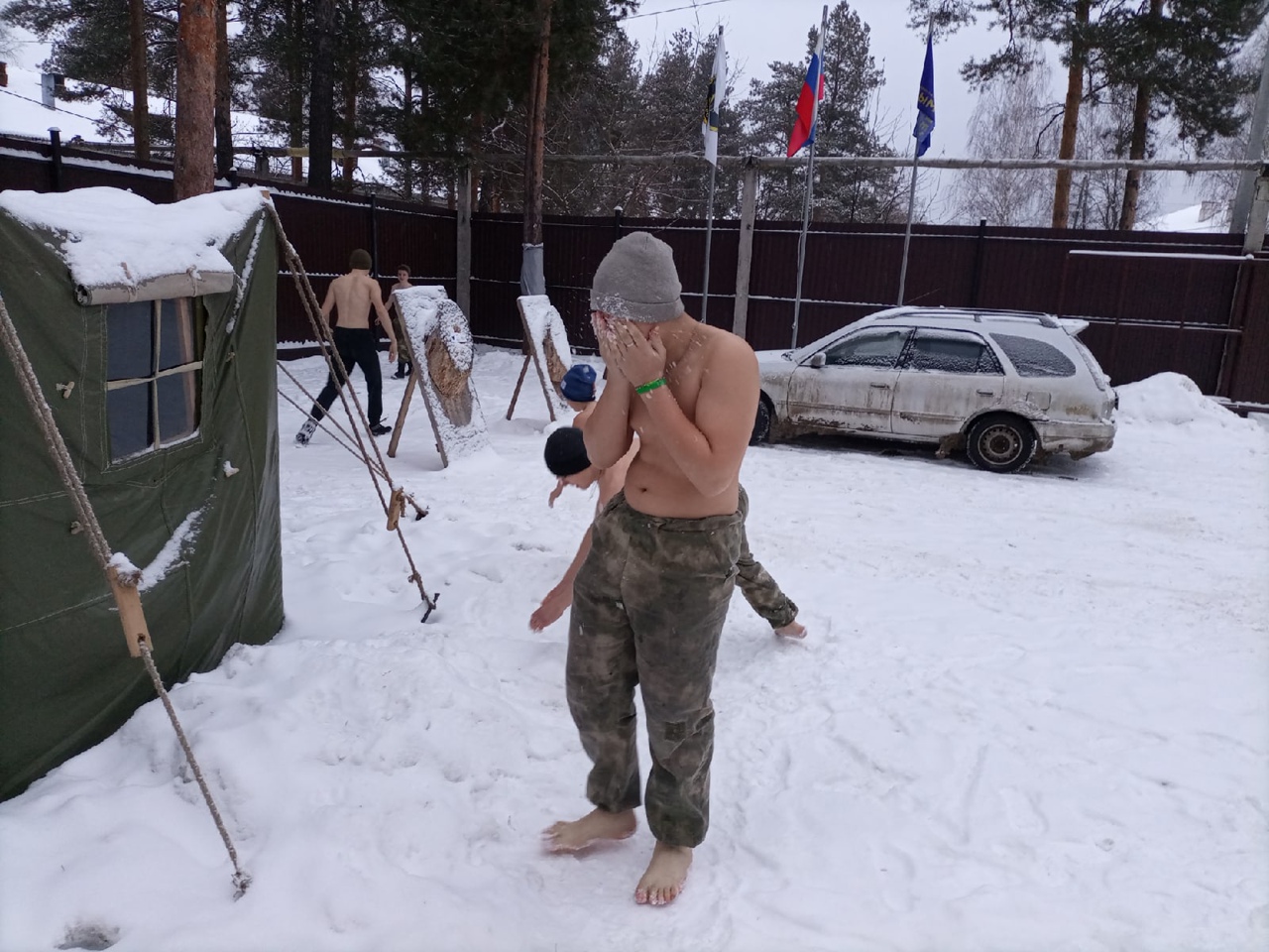 Мороз не повод, чтобы отложить фотосессию! Владимирцы разделись на холоде, чтобы сделать крутые снимки.