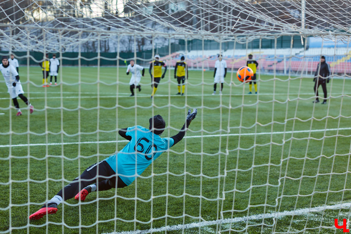 Один футболист уехал в «Ростов», второй метит в «Шинник». Почему владимирский ФК «Торпедо» отпускает перспективных молодых игроков?