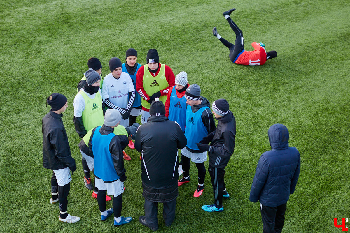 Один футболист уехал в «Ростов», второй метит в «Шинник». Почему владимирский ФК «Торпедо» отпускает перспективных молодых игроков?