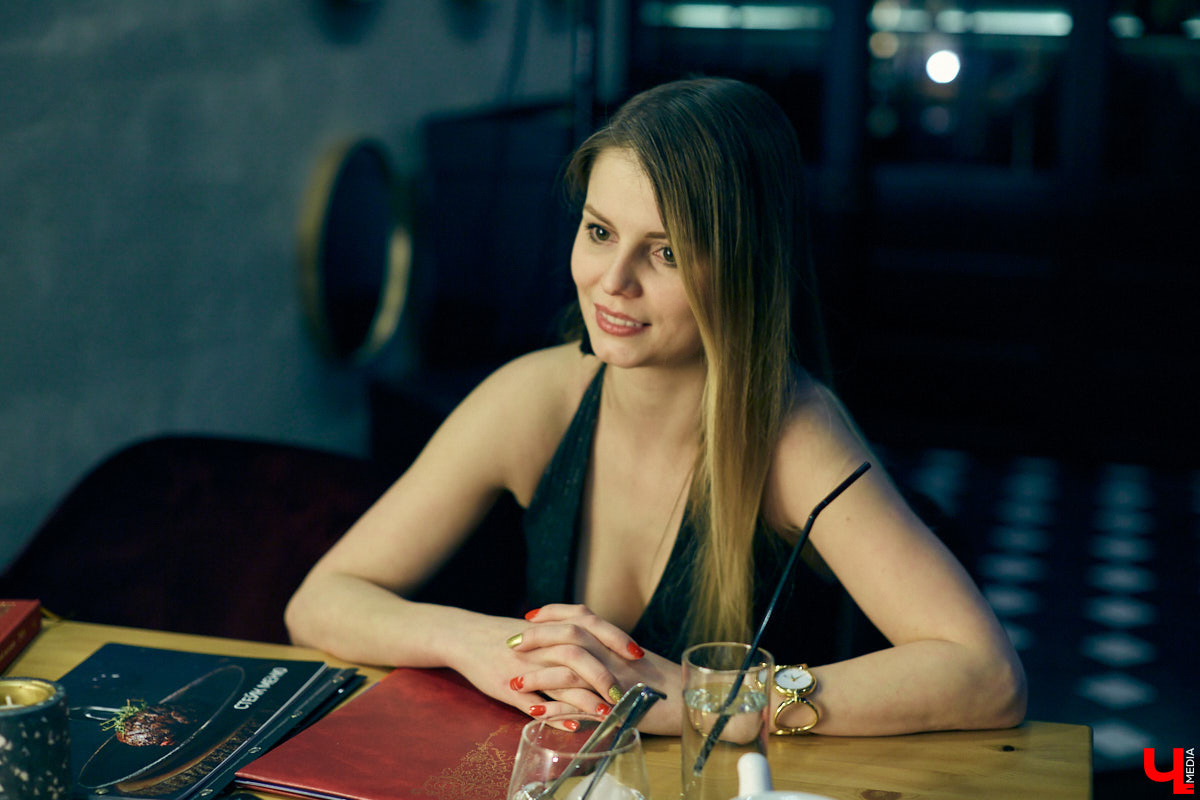 История о том, как в одной хрупкой девушке уживаются потомственная бизнесвумен и признанная поэтесса.