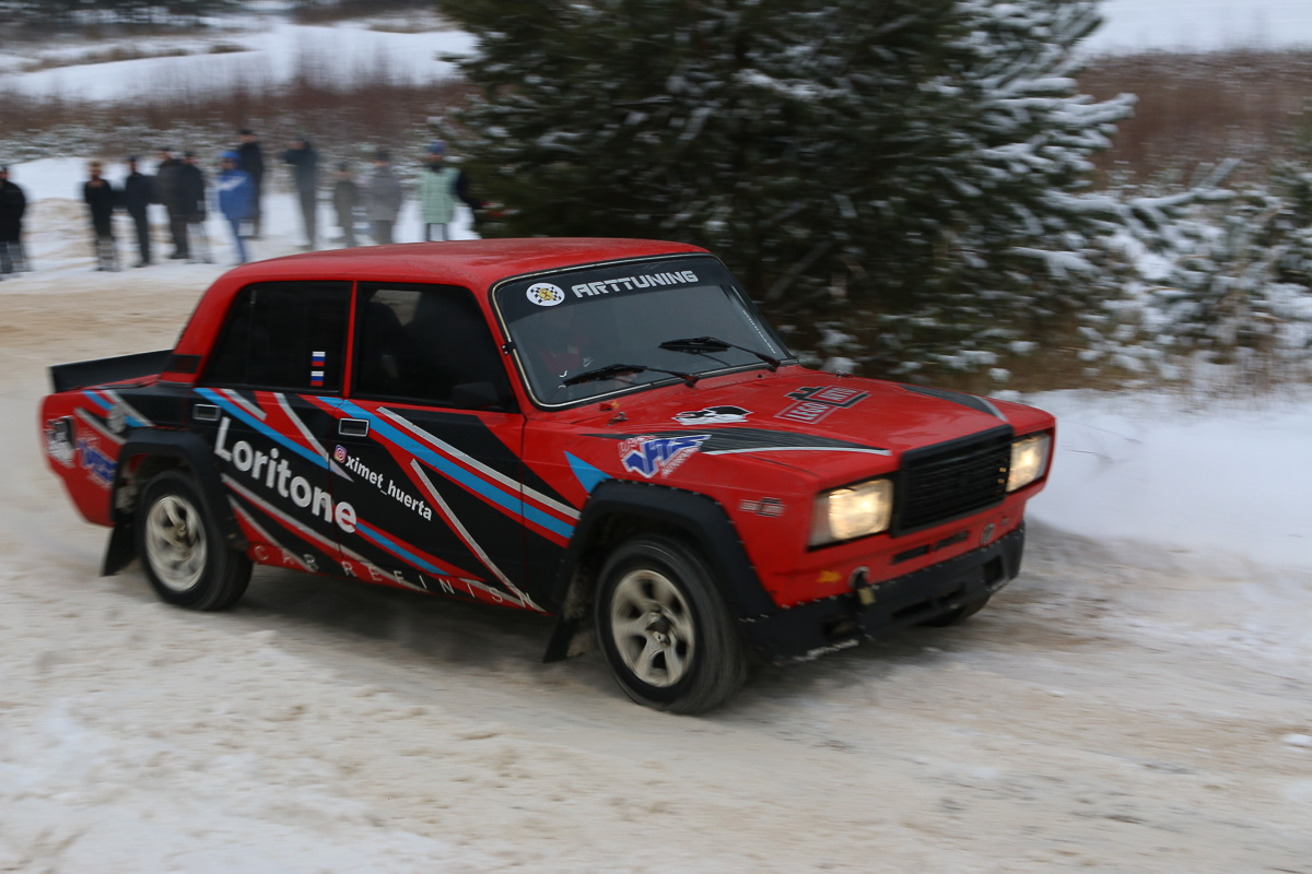 Под Владимиром спортсмены устраивают удивительно зрелищный ралли, для которого придумали специальное определение - дуэльная гонка.