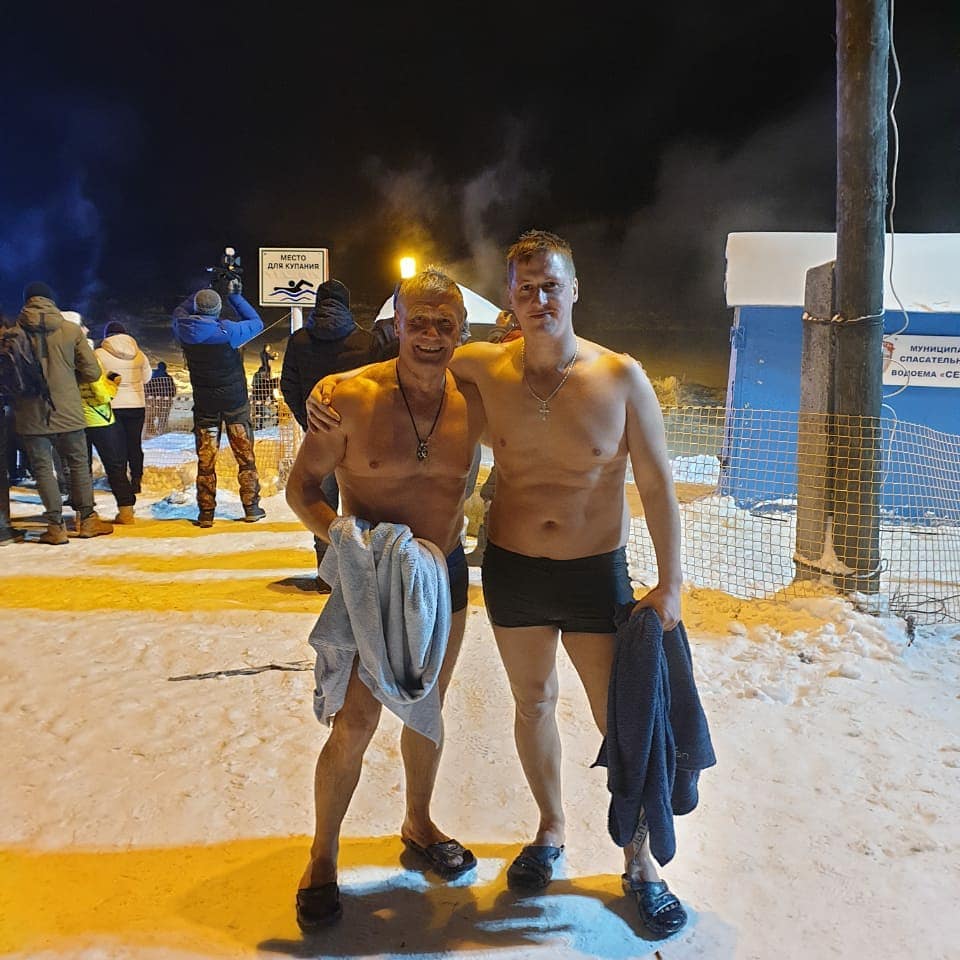 Вы любите морозы? А я в них купался. Владимирские спортсмены и любители экстремального плавания выходят на связь и рассказывают о своих крещенских развлечениях.