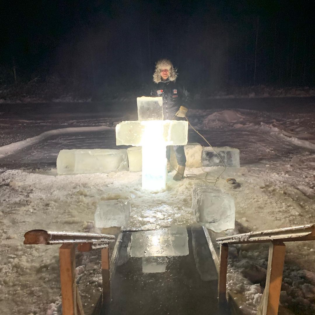 Вы любите морозы? А я в них купался. Владимирские спортсмены и любители экстремального плавания выходят на связь и рассказывают о своих крещенских развлечениях.