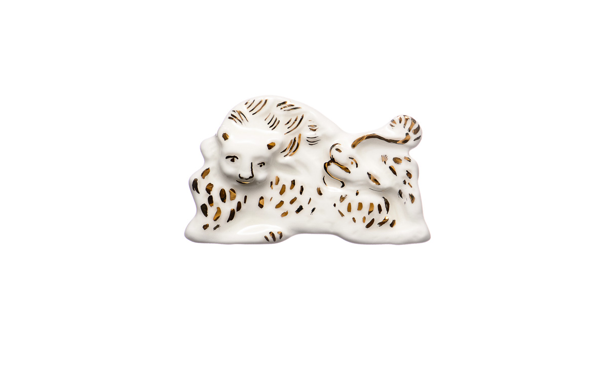 На протяжении трех лет команда московского ювелира Инги Макарон работала над созданием удивительных и единственных в своем роде украшений, вдохновленных владимирским зодчеством.