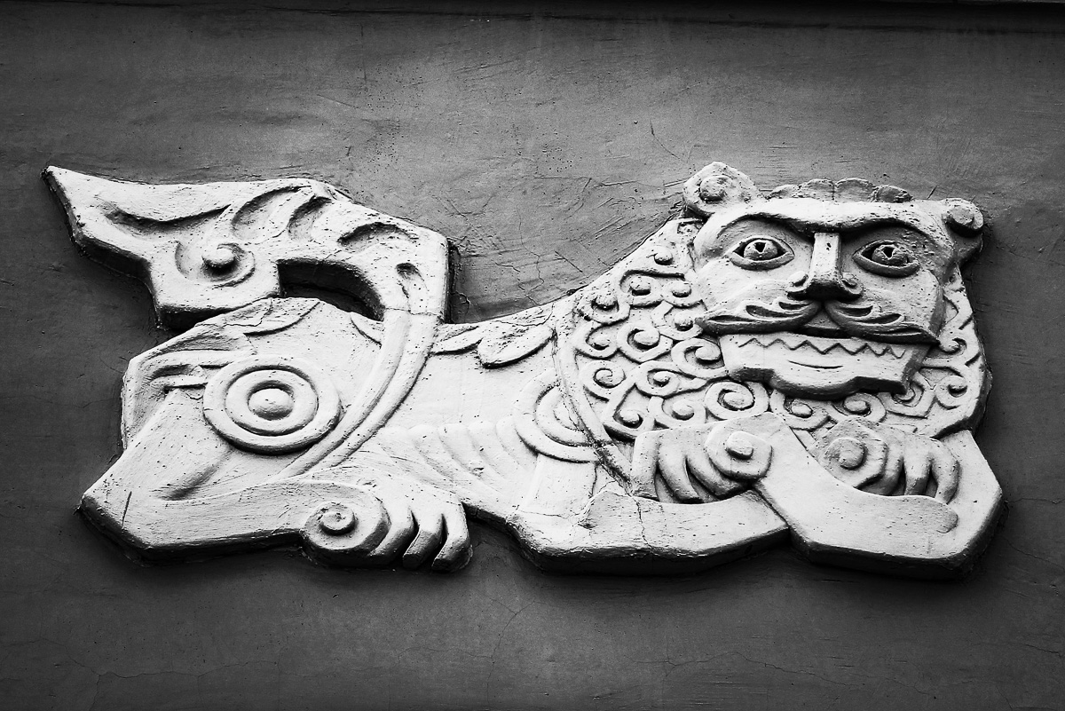 На протяжении трех лет команда московского ювелира Инги Макарон работала над созданием удивительных и единственных в своем роде украшений, вдохновленных владимирским зодчеством.