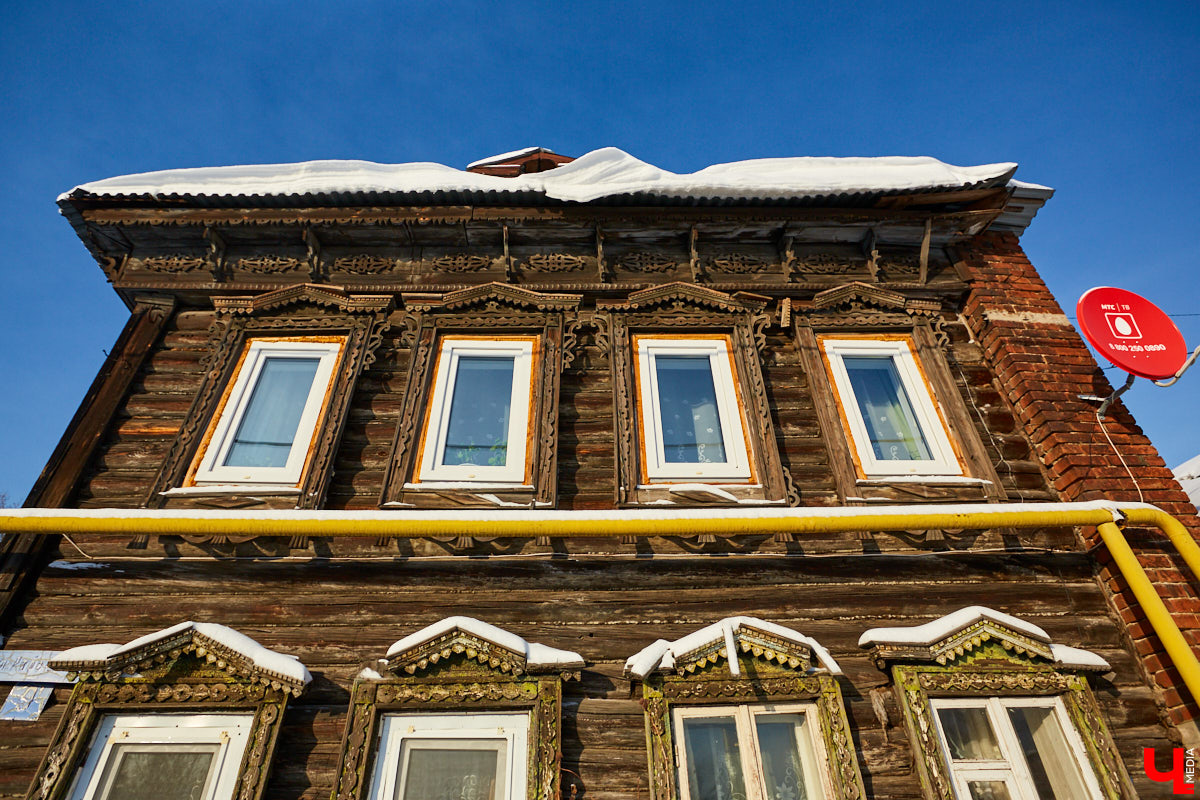 Почему в начале 20-го века Рабочая улица во Владимире называлась Щемиловкой? Кто и как жил на ней? На эти и другие вопросы мы нашли ответы, гуляя по городу с экскурсоводом Владимиров Новиковым.