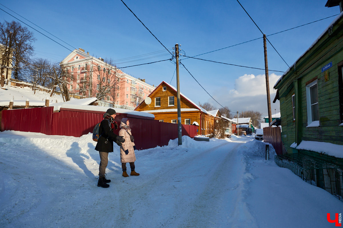 Почему в начале 20-го века Рабочая улица во Владимире называлась Щемиловкой? Кто и как жил на ней? На эти и другие вопросы мы нашли ответы, гуляя по городу с экскурсоводом Владимиров Новиковым.