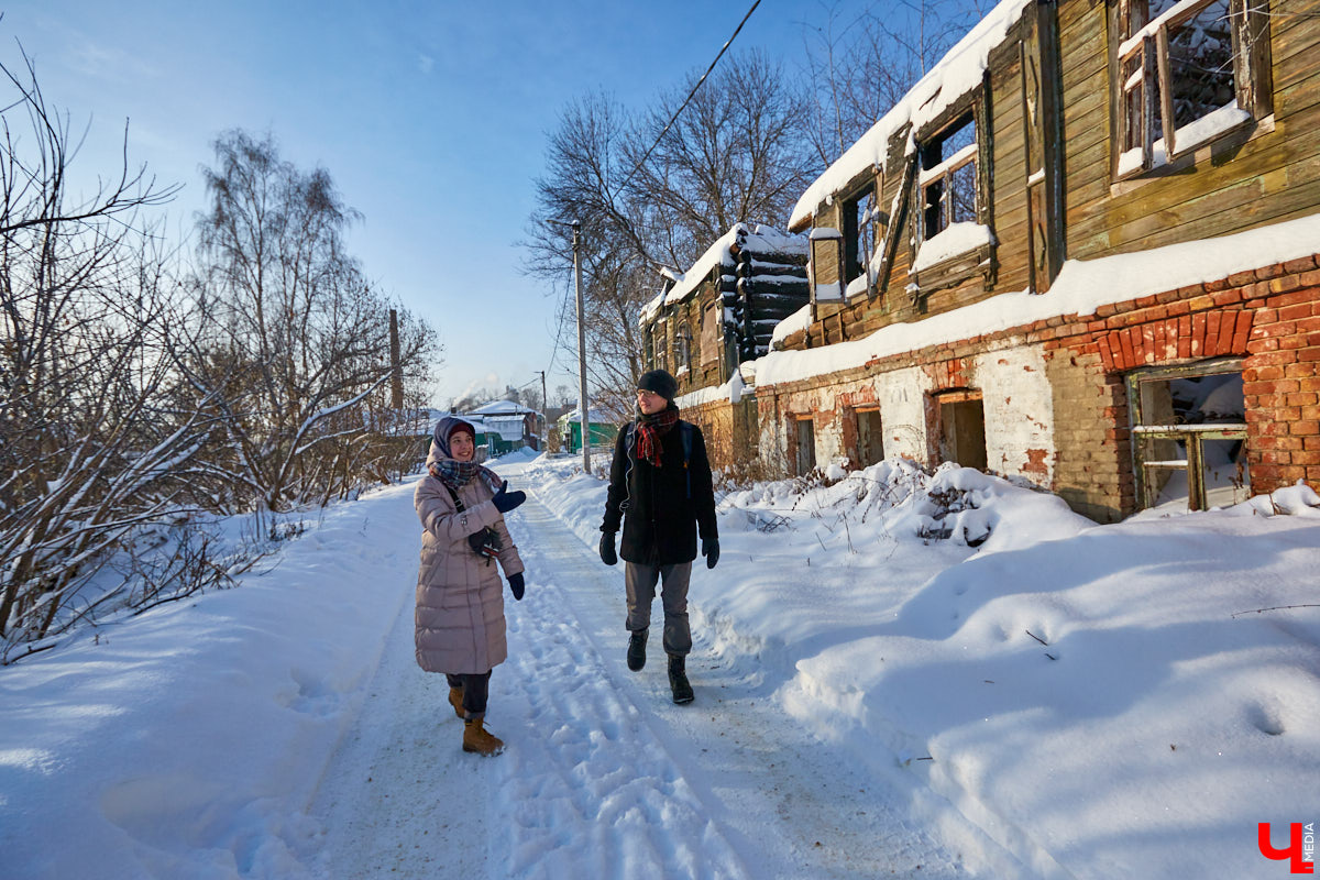 Почему в начале 20-го века Рабочая улица во Владимире называлась Щемиловкой? Кто и как жил на ней? На эти и другие вопросы мы нашли ответы, гуляя по городу с экскурсоводом Владимиров Новиковым.