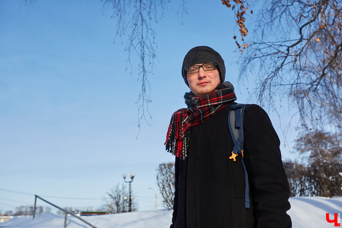 Почему в начале 20-го века Рабочая улица во Владимире называлась Щемиловкой? Кто и как жил на ней? На эти и другие вопросы мы нашли ответы, гуляя по городу с экскурсоводом Владимиров Новиковым.