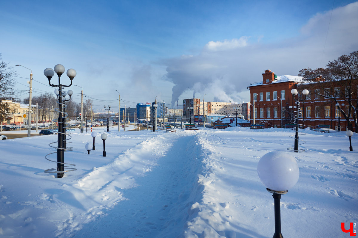 Почему в начале 20-го века Рабочая улица во Владимире называлась Щемиловкой? Кто и как жил на ней? На эти и другие вопросы мы нашли ответы, гуляя по городу с экскурсоводом Владимиров Новиковым.