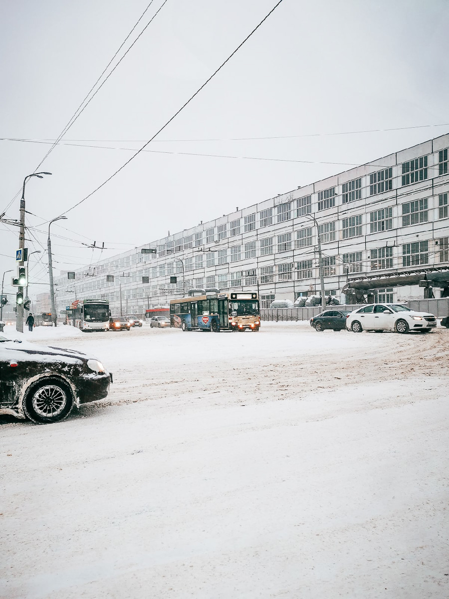 Желанию запечатлеть настоящую, русскую зиму, пришедшую к нам в январе 2021 года, не помешали ни сломанная нога, ни замерзшие пальцы, ни занесенные снегом тропинки. Такое упорство фотолюбителей привело к созданию настоящих шедевров, которыми мы спешим поделиться с вами.