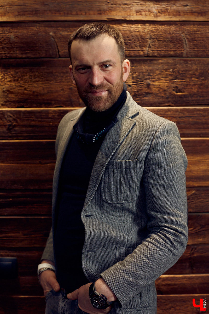 Grey Whale — не только репетиционная база во Владимире, но и творческое пространство с концертами и выставками. Таковым его сделали друзья-основатели Андрей Серан и Антон Китаев.