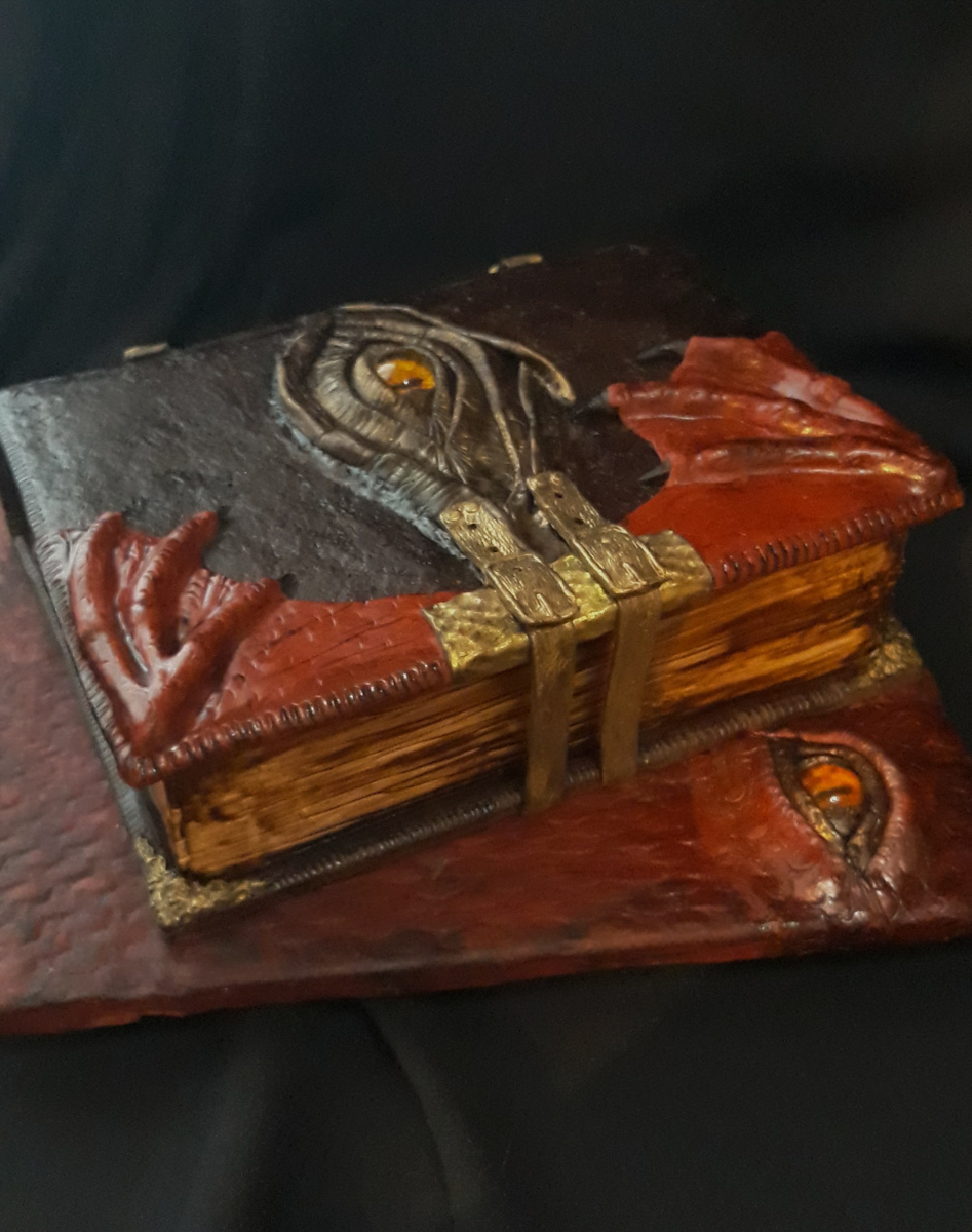 Как много все-таки умельцев в нашем крае. В Александрове, например, живет кондитер, которая не так давно взяла первое место на лондонском конкурсе «Cake International».