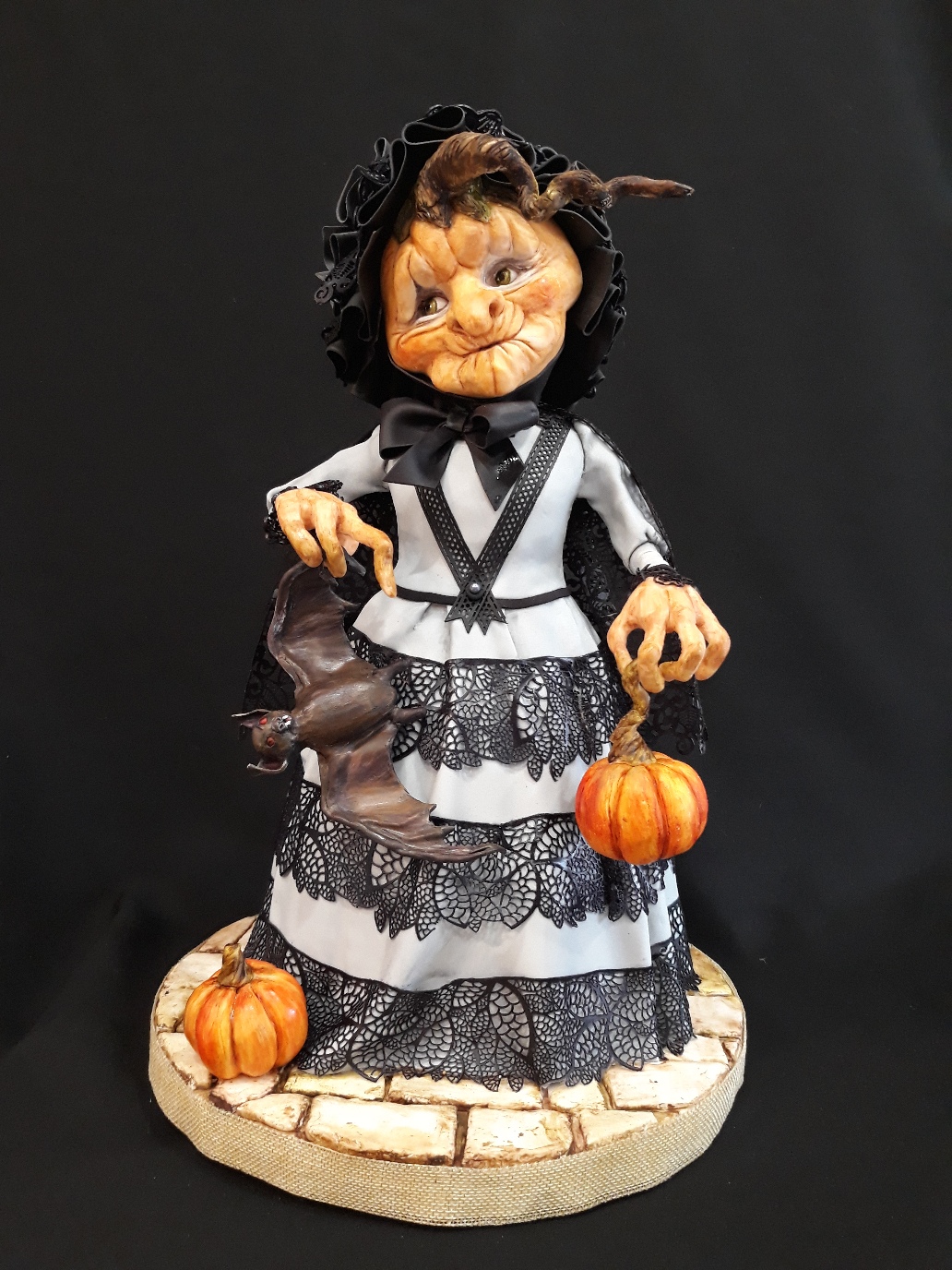 Как много все-таки умельцев в нашем крае. В Александрове, например, живет кондитер, которая не так давно взяла первое место на лондонском конкурсе «Cake International».