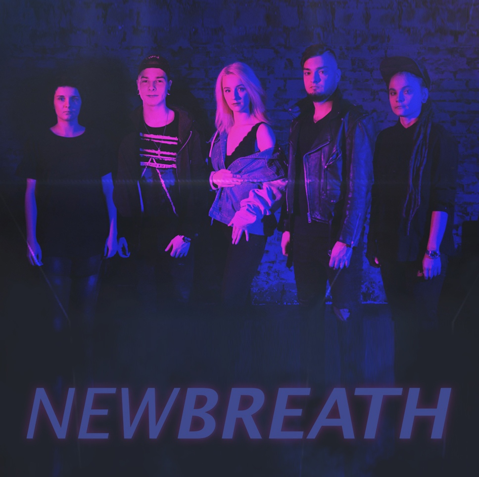 Встречаем 2021 с лирикой SOИА, зарядом бодрости от «ВНЕ ТРАФИКА», залипаем на техно-опыты Дмитрия Захарии, а также наслаждаемся драм-проектом Юлии Сухаревой из NEW BREATH!