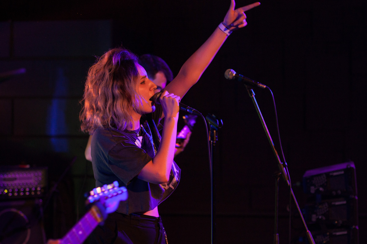 Встречаем 2021 с лирикой SOИА, зарядом бодрости от «ВНЕ ТРАФИКА», залипаем на техно-опыты Дмитрия Захарии, а также наслаждаемся драм-проектом Юлии Сухаревой из NEW BREATH!