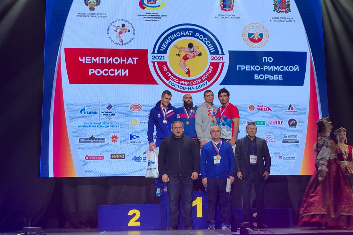 Владимирская баскетболистка Алина Захарова номинирована на звание лучшего игрока MVP, борцы-студенты завоевали два «золота» и одну «бронзу» на предолимпийском турнире, а художественные гимнастки Анна Николаева и Алина Галочкина вошли в сборную ЦФО.