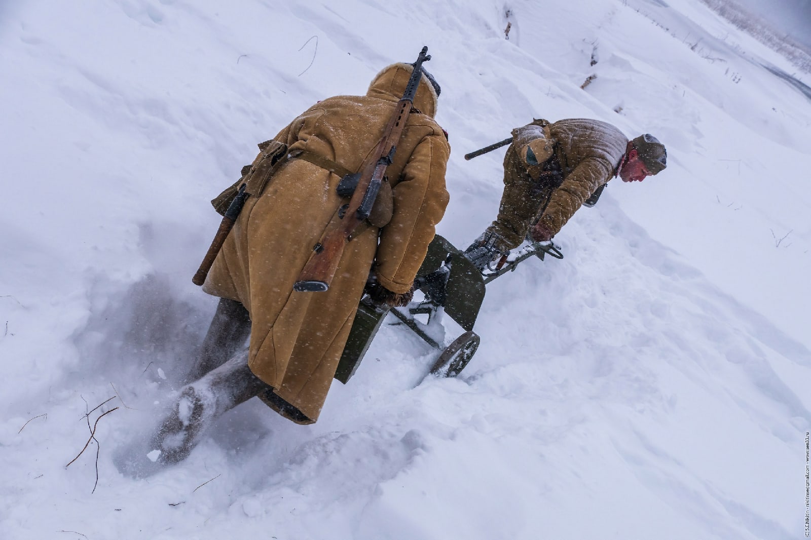 Участники ковровского военно-патриотического проекта «Наследники победы» сняли мини-фильм о тактических учениях подразделений Красной армии периода 1943 года.