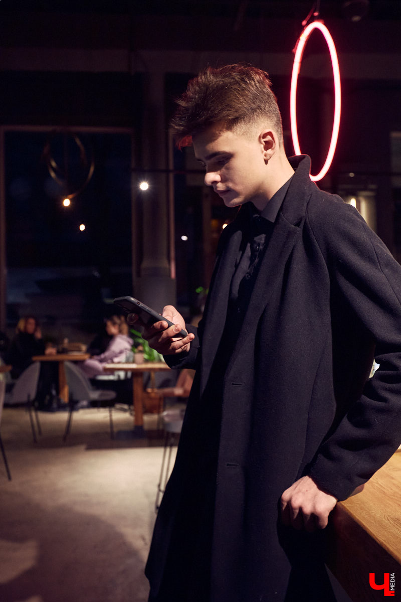 За несколько месяцев на TikTok шестнадцатилетнего Егора Иванова подписалось 350 тысяч человек. Фанаты в восторге от милого блогера, а экс-менеджер Дани Милохина взялся за раскрутку аккаунта. Узнаем у перспективного владимирца, чем обусловлен такой успех.