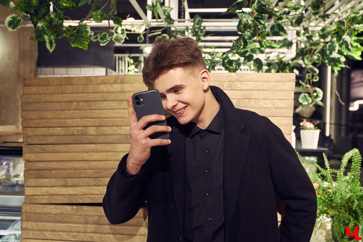 За несколько месяцев на TikTok шестнадцатилетнего Егора Иванова подписалось 350 тысяч человек. Фанаты в восторге от милого блогера, а экс-менеджер Дани Милохина взялся за раскрутку аккаунта. Узнаем у перспективного владимирца, чем обусловлен такой успех.