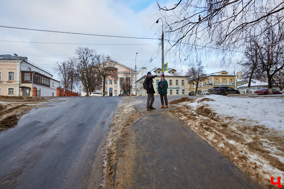 Этот спуск начинается от Большой Нижегородской и лежит вплоть до Клязьмы. Каким оно было — историческое прошлое «спиртовой артерии» города?