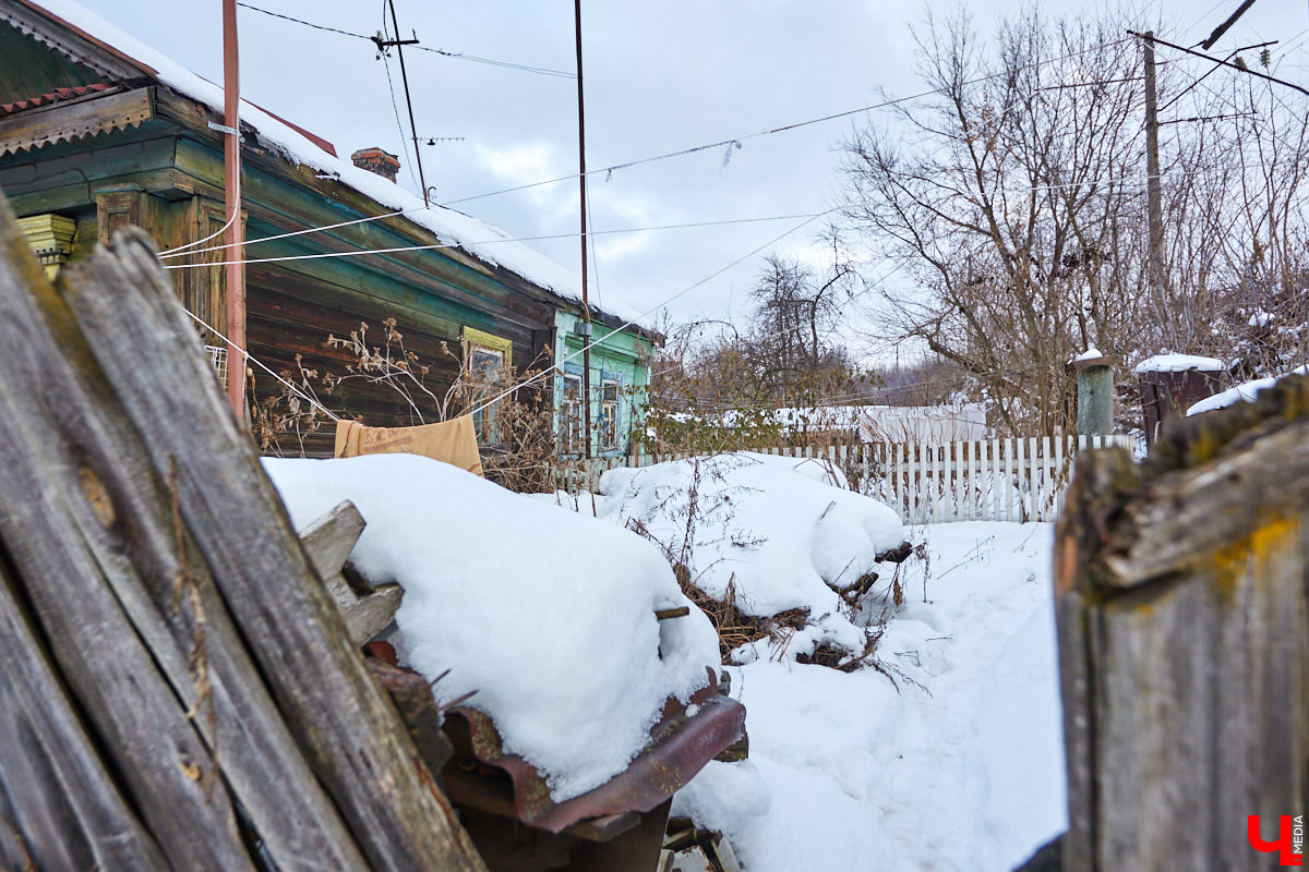 Этот спуск начинается от Большой Нижегородской и лежит вплоть до Клязьмы. Каким оно было — историческое прошлое «спиртовой артерии» города?