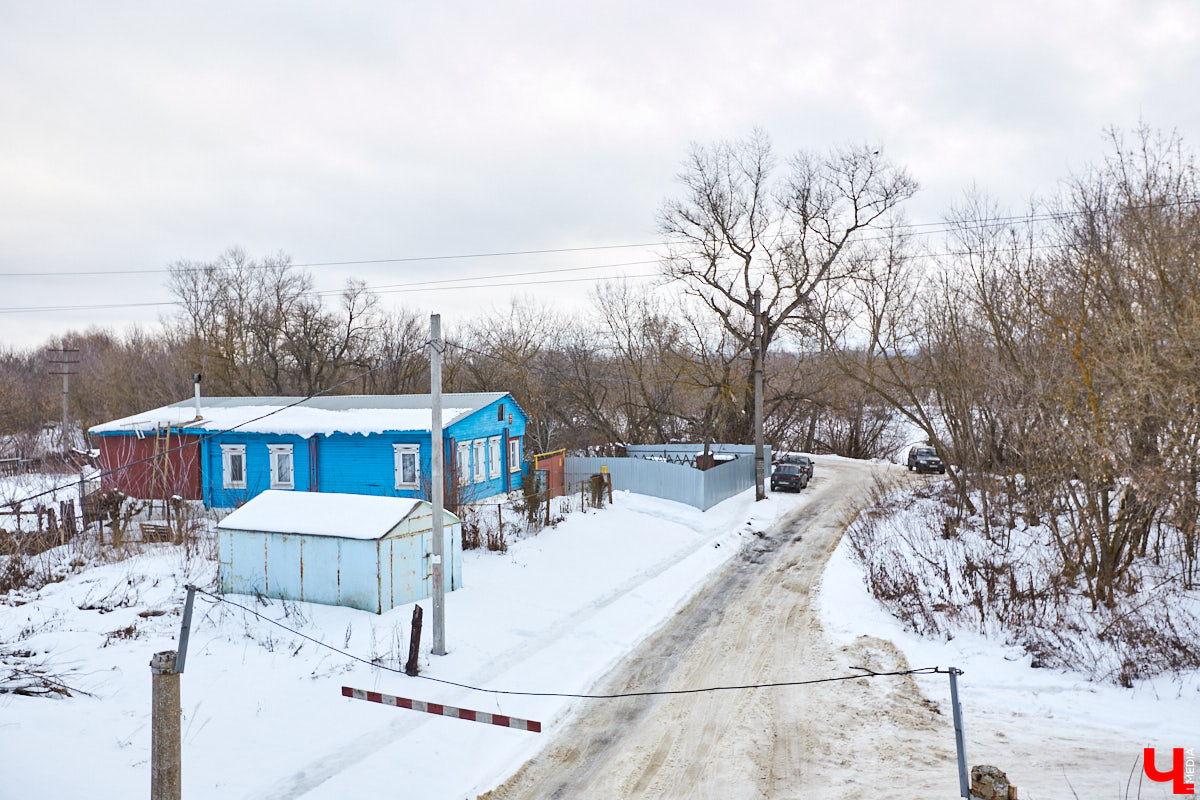 Этот спуск начинается от Большой Нижегородской и лежит вплоть до Клязьмы. Каким оно было — историческое прошлое «спиртовой артерии» города?
