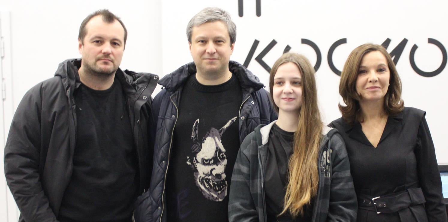 Серафима Головченко — сценаристка, отучившаяся во ВГИКе и там же создавшая свои первые работы. Сейчас девушка признана на уровне международных фестивалей, а сценарий дебюта «Чупакабра» выиграл питчинг Министерства культуры РФ и стал победителем четвертой сценарной премии «СЛОВО» имени Валентина Черных.