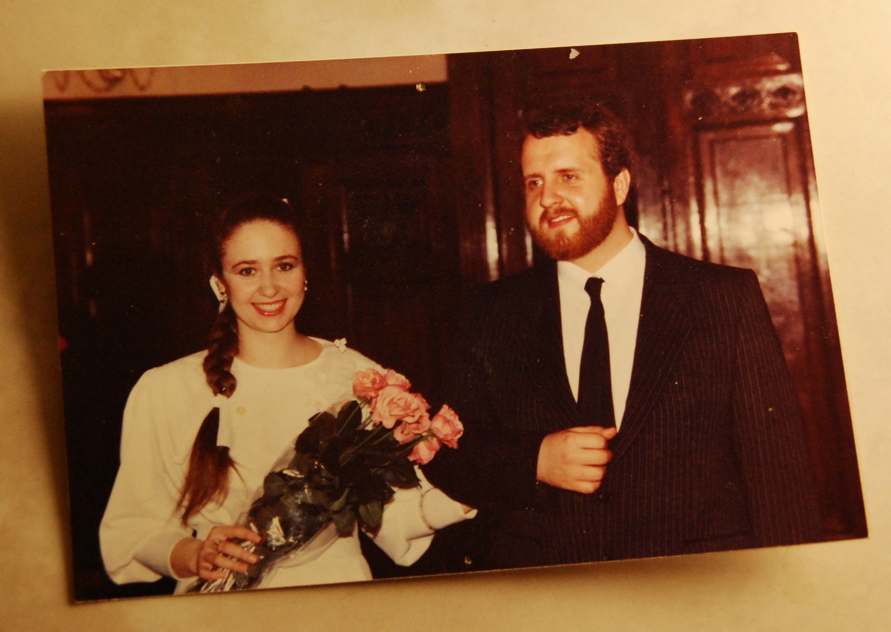 Серафима Головченко — сценаристка, отучившаяся во ВГИКе и там же создавшая свои первые работы. Сейчас девушка признана на уровне международных фестивалей, а сценарий дебюта «Чупакабра» выиграл питчинг Министерства культуры РФ и стал победителем четвертой сценарной премии «СЛОВО» имени Валентина Черных.