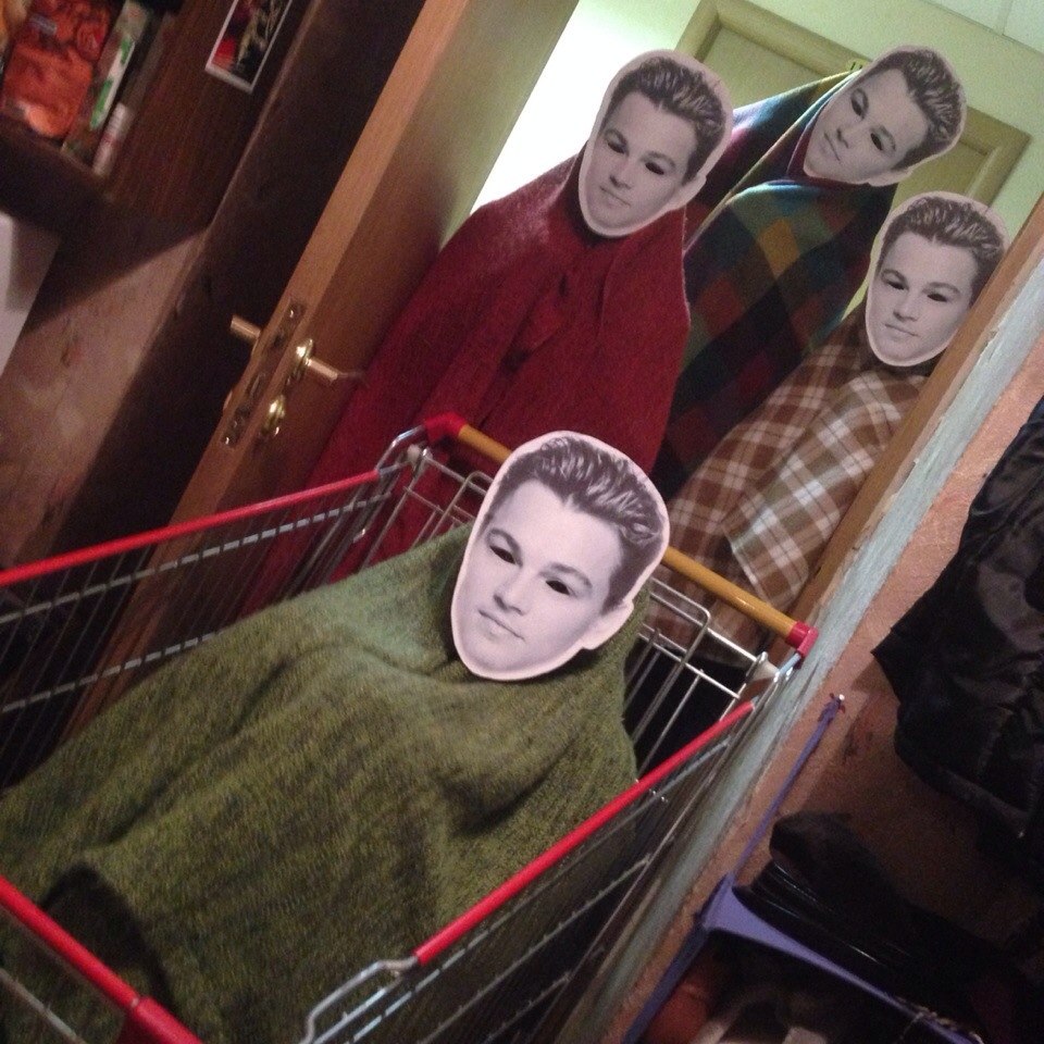 Серафима Головченко — сценаристка, отучившаяся во ВГИКе и там же создавшая свои первые работы. Сейчас девушка признана на уровне международных фестивалей, а сценарий дебюта «Чупакабра» выиграл питчинг Министерства культуры РФ и стал победителем четвертой сценарной премии «СЛОВО» имени Валентина Черных.