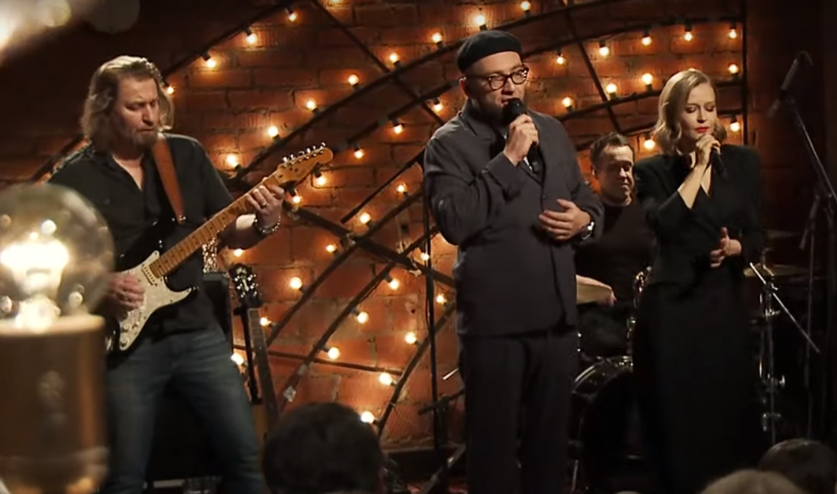 В эти выходные вышел очередной выпуск программы «Квартирник НТВ у Маргулиса», где «Рекорд Оркестр» смог показать себя с новой стороны.