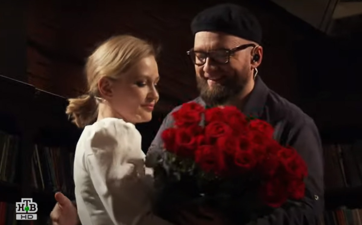 В эти выходные вышел очередной выпуск программы «Квартирник НТВ у Маргулиса», где «Рекорд Оркестр» смог показать себя с новой стороны.