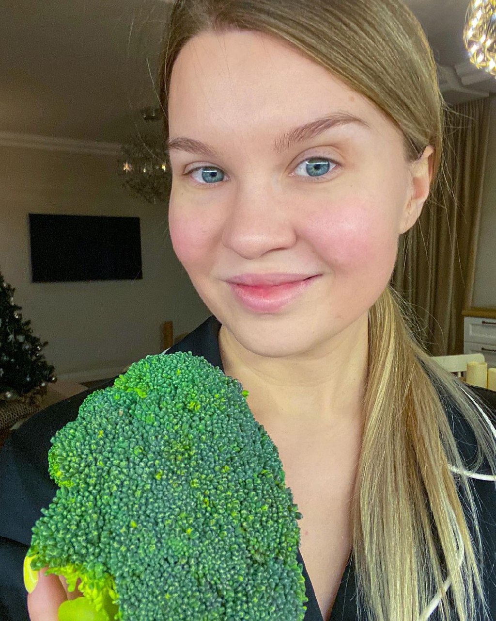 Обратим внимание на тренд голодания и челлендж а-ля «неделя на воде»: безопасно и эффективно ли? Опыт двух девушек и мнение эксперта — в помощь!