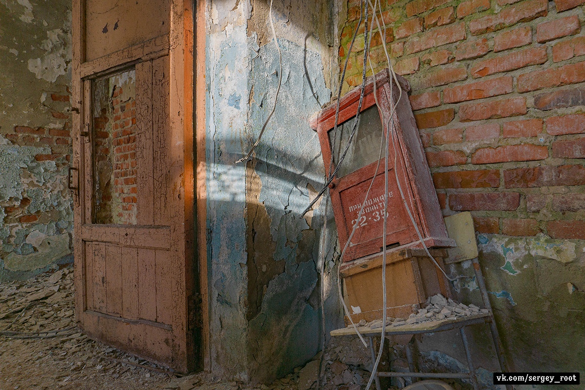 ВХЗ в 2021 году отметит 90-летие. Предприятие частично работает, частично заброшено. Как выглядят цеха, из которых ушла жизнь?