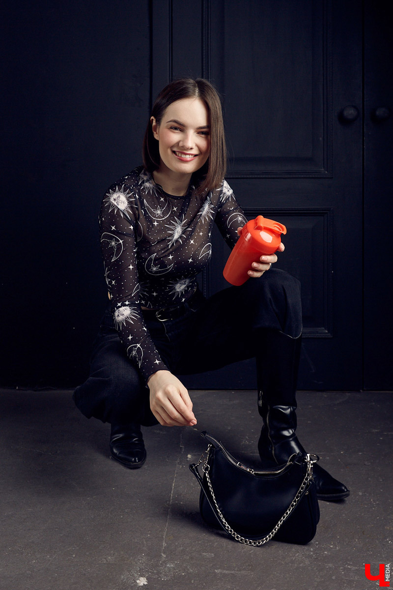 Сабина Ханбабаева успешно сочетает в себе образы сетевого предпринимателя, певицы и блогера