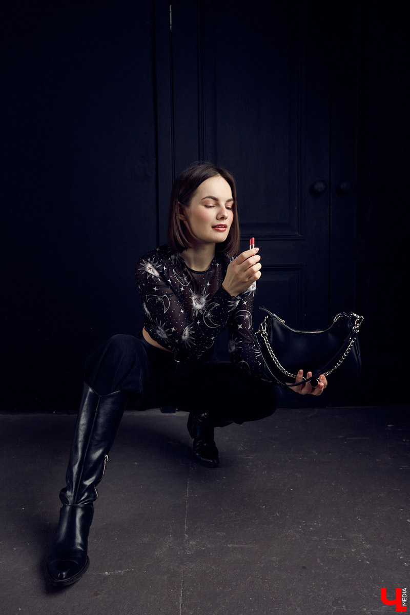 Сабина Ханбабаева успешно сочетает в себе образы сетевого предпринимателя, певицы и блогера