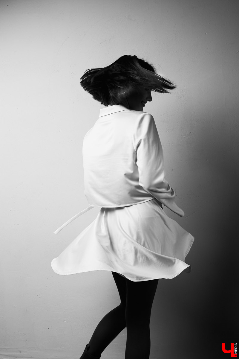 Сабина Ханбабаева успешно сочетает в себе образы сетевого предпринимателя, певицы и блогера