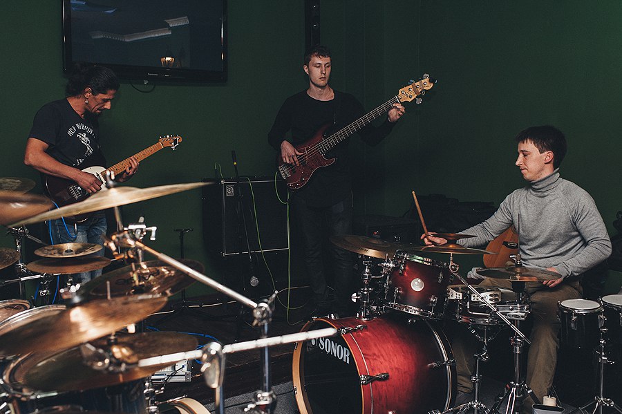 Что вы знаете об экспериментальной музыке Коврова? Знакомимся с коллективом «Пиросмани», в названии которого скрывается глобальная творческая идея.