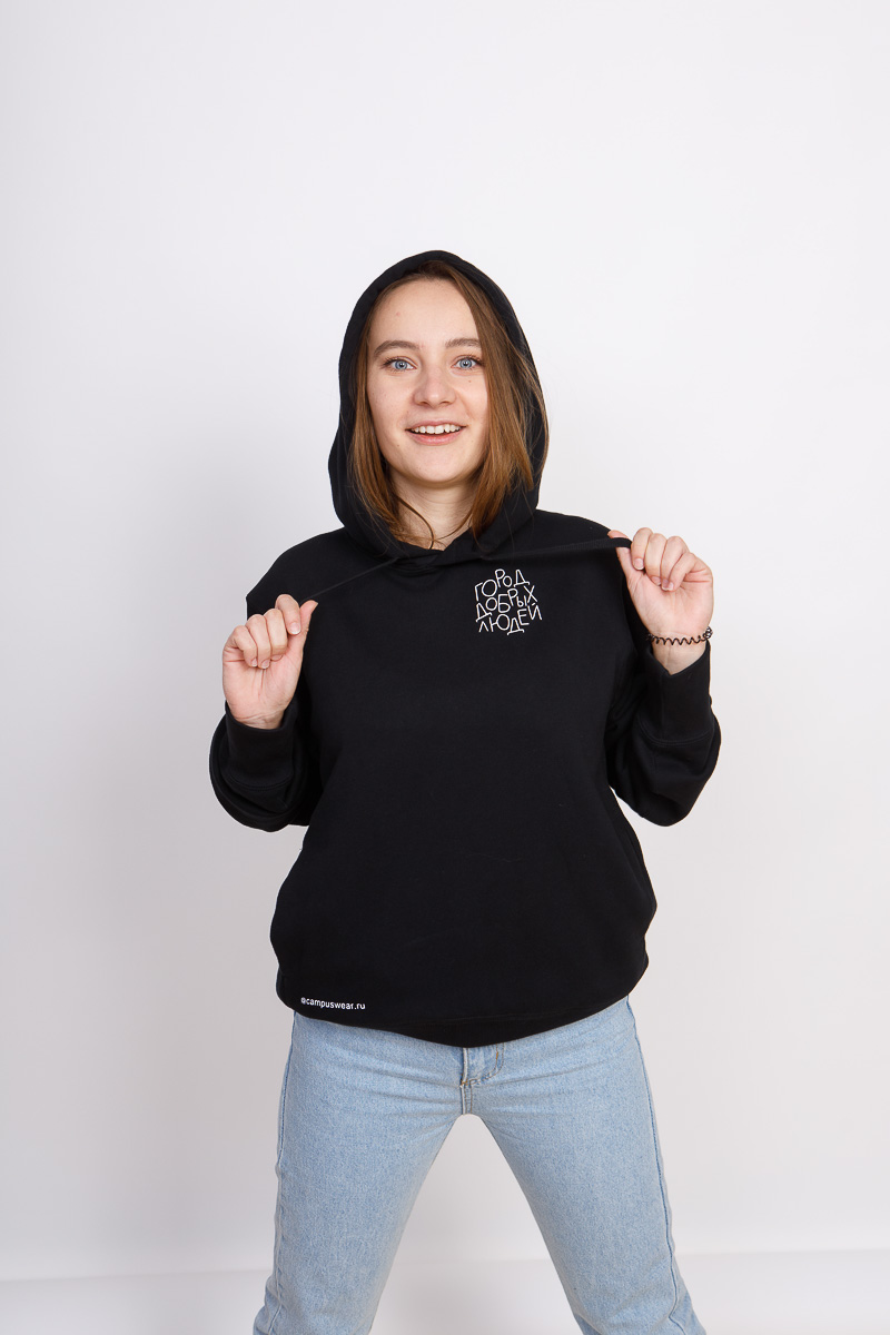 Проект интервьюера Евгении Королевой и фотографа Константина Захарова взял паузу перед началом следующего сезона. В интервью с автором поговорили об итогах, выводах и будущем «Города добрых».