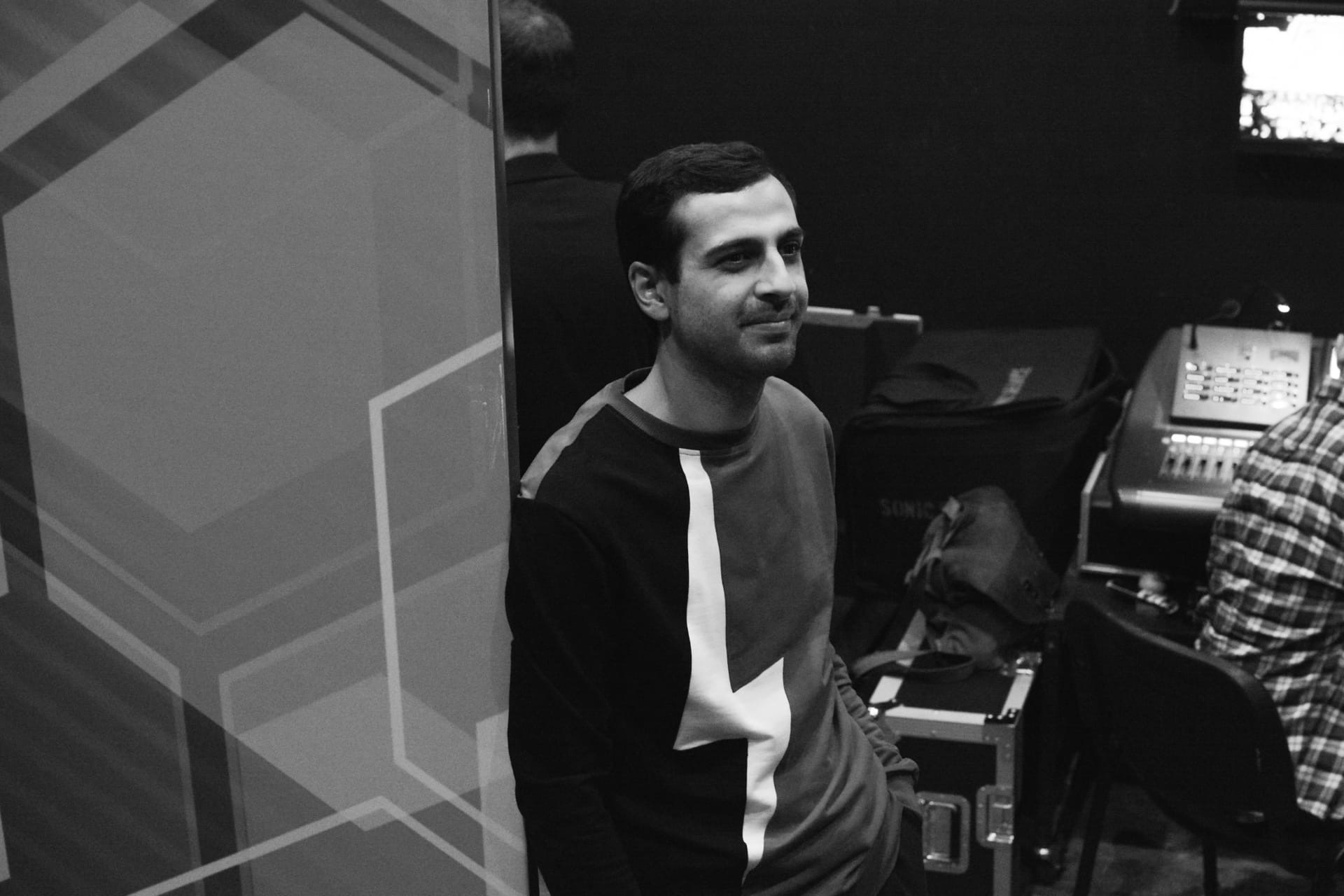 Скромный владимирский комик Сархан Сафарли вернулся в шоу «Comedy Баттл», минуя кастинг. О необычном предложении продюсеров ТНТ, новом материале и успешном выступлении скромный кавказец рассказал для «Ключ-Медиа».