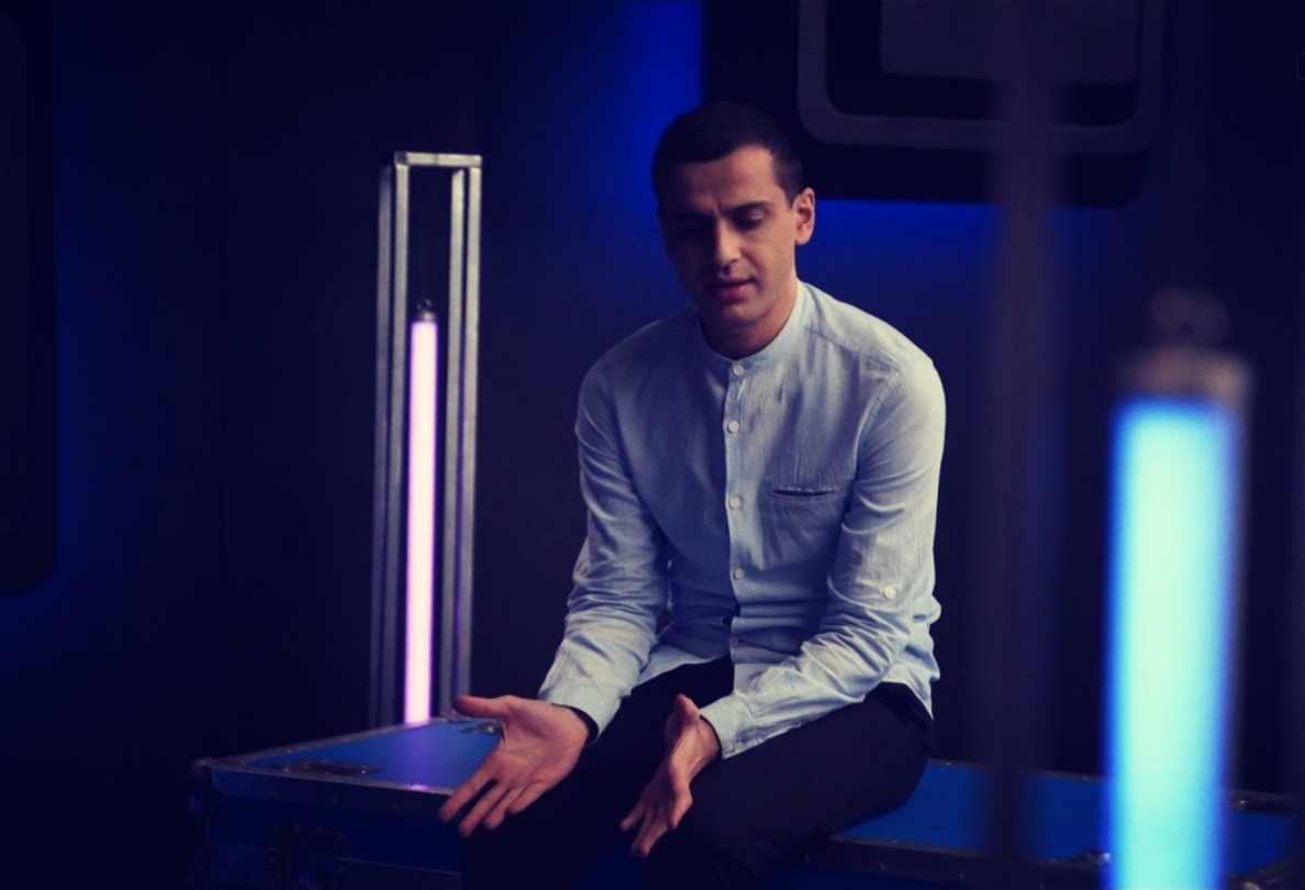 Скромный владимирский комик Сархан Сафарли вернулся в шоу «Comedy Баттл», минуя кастинг. О необычном предложении продюсеров ТНТ, новом материале и успешном выступлении скромный кавказец рассказал для «Ключ-Медиа».