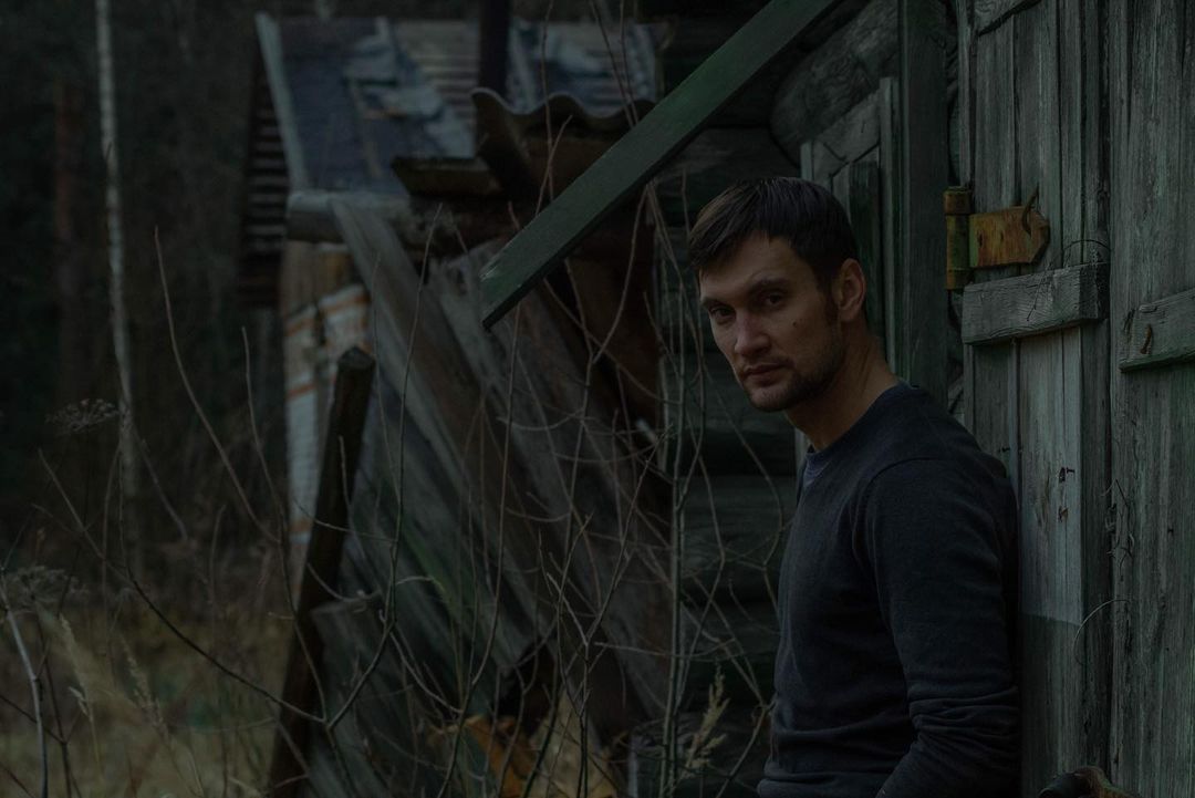 Игорь Икшаков - фотограф-любитель. Несколько серий его снимков посвящены заброшкам. Их-то мы и рассмотрели повнимательнее.