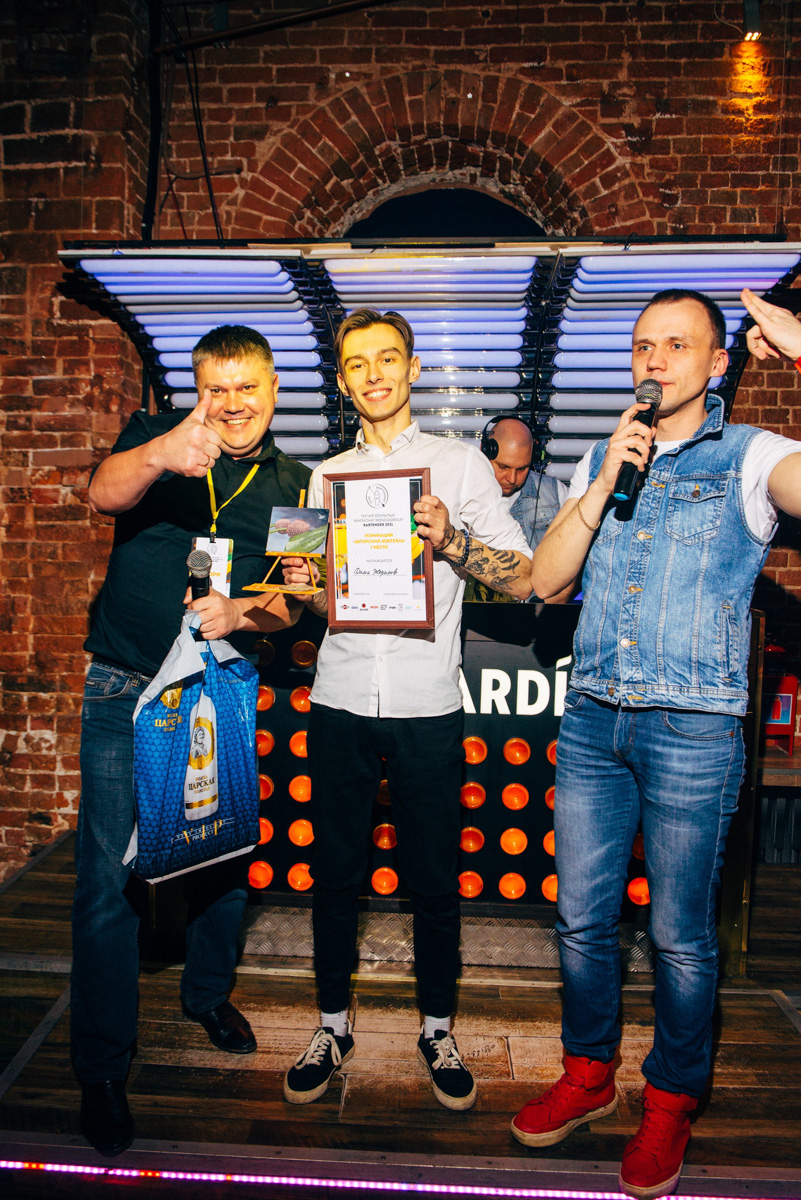 Уже третий год подряд владимирцы становятся свидетелями грандиозной битвы барменов.