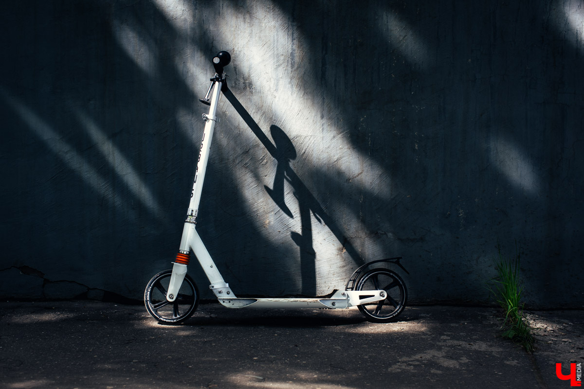 Знакомое многим приложение Lucky Bike продолжает развиваться со Владимире. Весной велошеринг предоставит возможность арендовать самокаты, а также, совместно с горожанами, займется разметкой новых велодорожек.