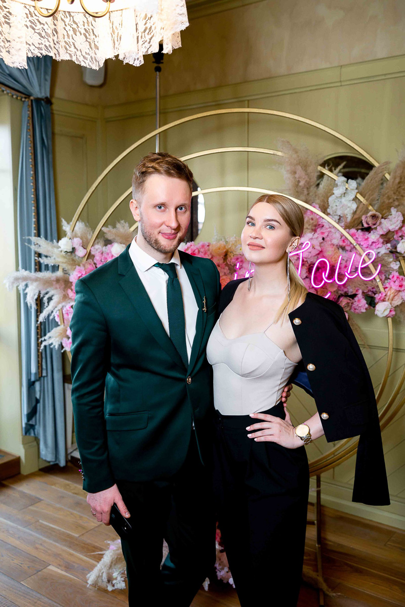 Пятнадцатый по счету «Завтрак с невестой» собрал рекордное количество гостей. Узнаем у организатора Анны Нестеровой, какими будут свадьбы и невесты в этом году.