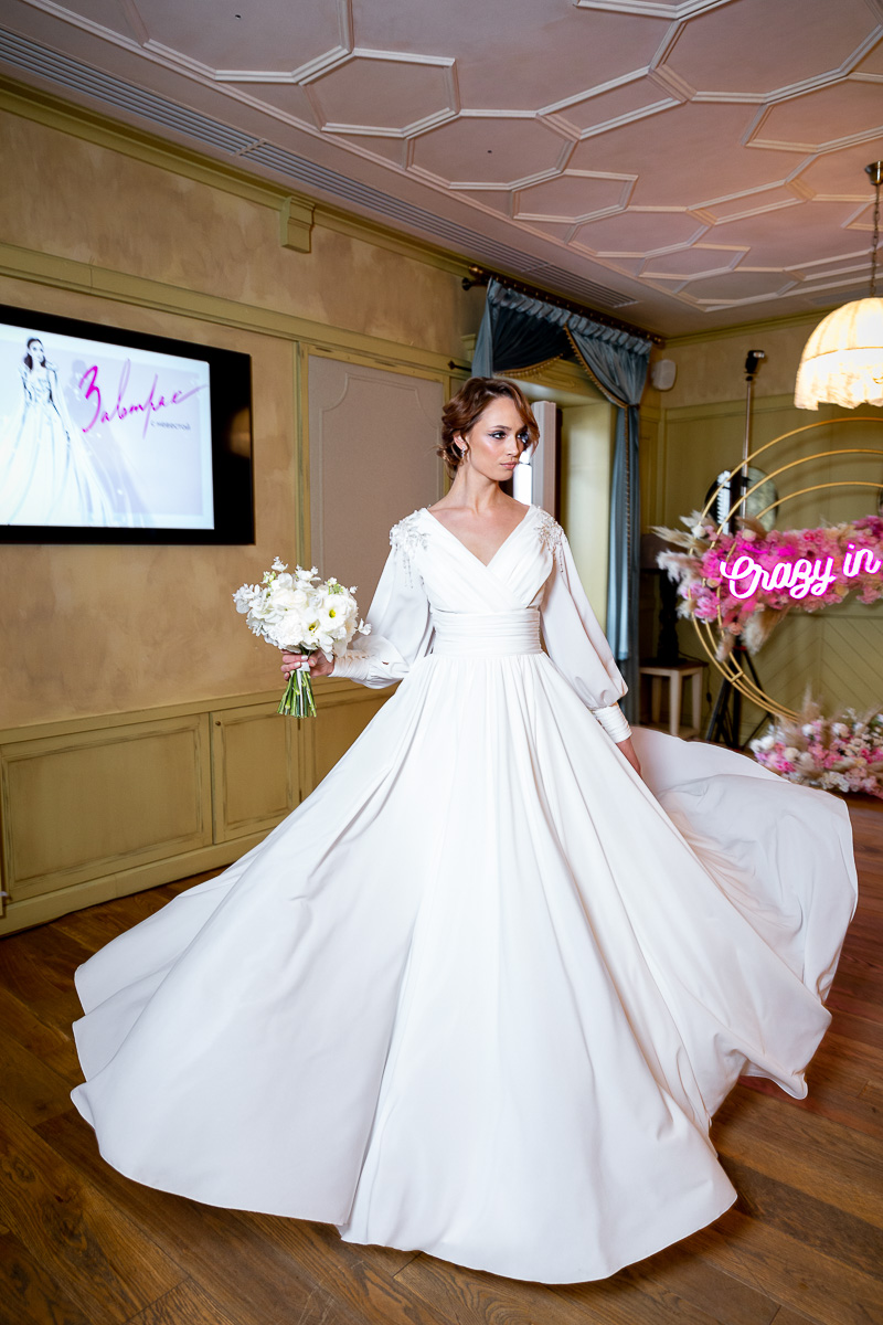 Пятнадцатый по счету «Завтрак с невестой» собрал рекордное количество гостей. Узнаем у организатора Анны Нестеровой, какими будут свадьбы и невесты в этом году.