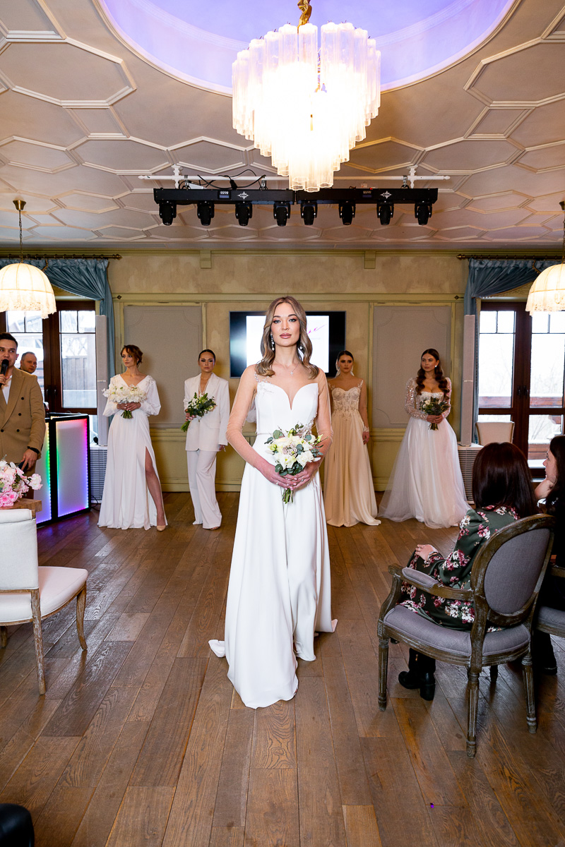 Пятнадцатый по счету «Завтрак с невестой» собрал рекордное количество гостей. Узнаем у организатора Анны Нестеровой, какими будут свадьбы и невесты в этом году.